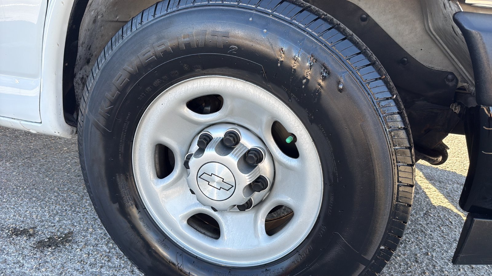 Used 2017 Chevrolet Express 2500 RWD image 20