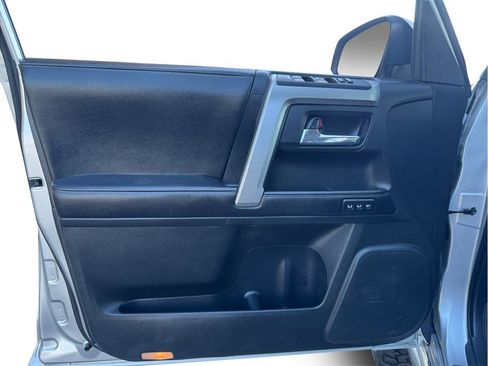 Used 2016 Toyota 4Runner Limited image 19