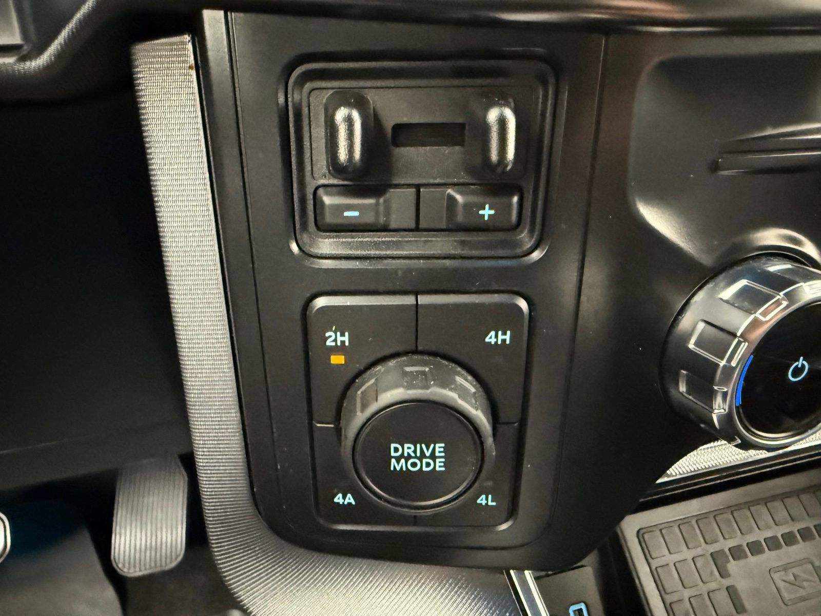 Used 2022 Ford F150 Platinum w/ Equipment Group 701A High AWD/4WD image 21