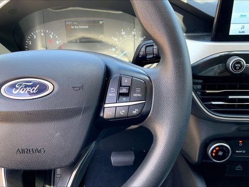 Used 2022 Ford Escape SE FWD image 18
