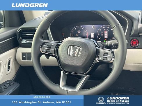 New 2026 Honda Pilot Touring image 7