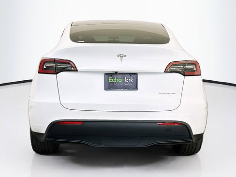 Used 2023 Tesla Model Y Long Range image 7