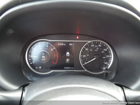 Used 2020 Nissan Kicks SR FWD image 17