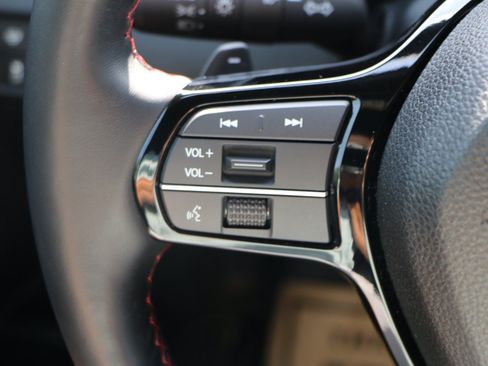 Used 2025 Honda Pilot Black Edition image 20