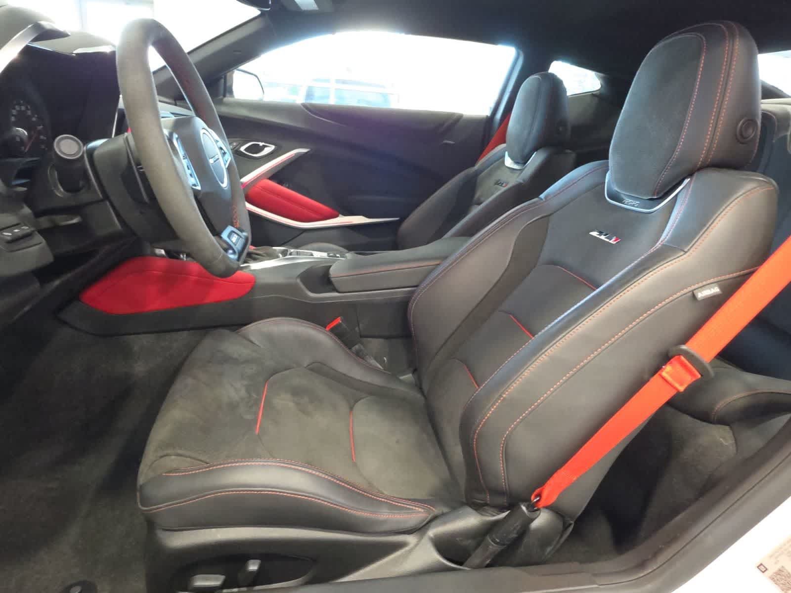 Used 2020 Chevrolet Camaro ZL1 RWD image 15