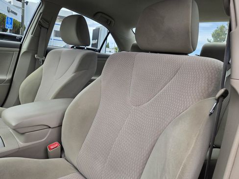 Used 2011 Toyota Camry LE FWD image 15