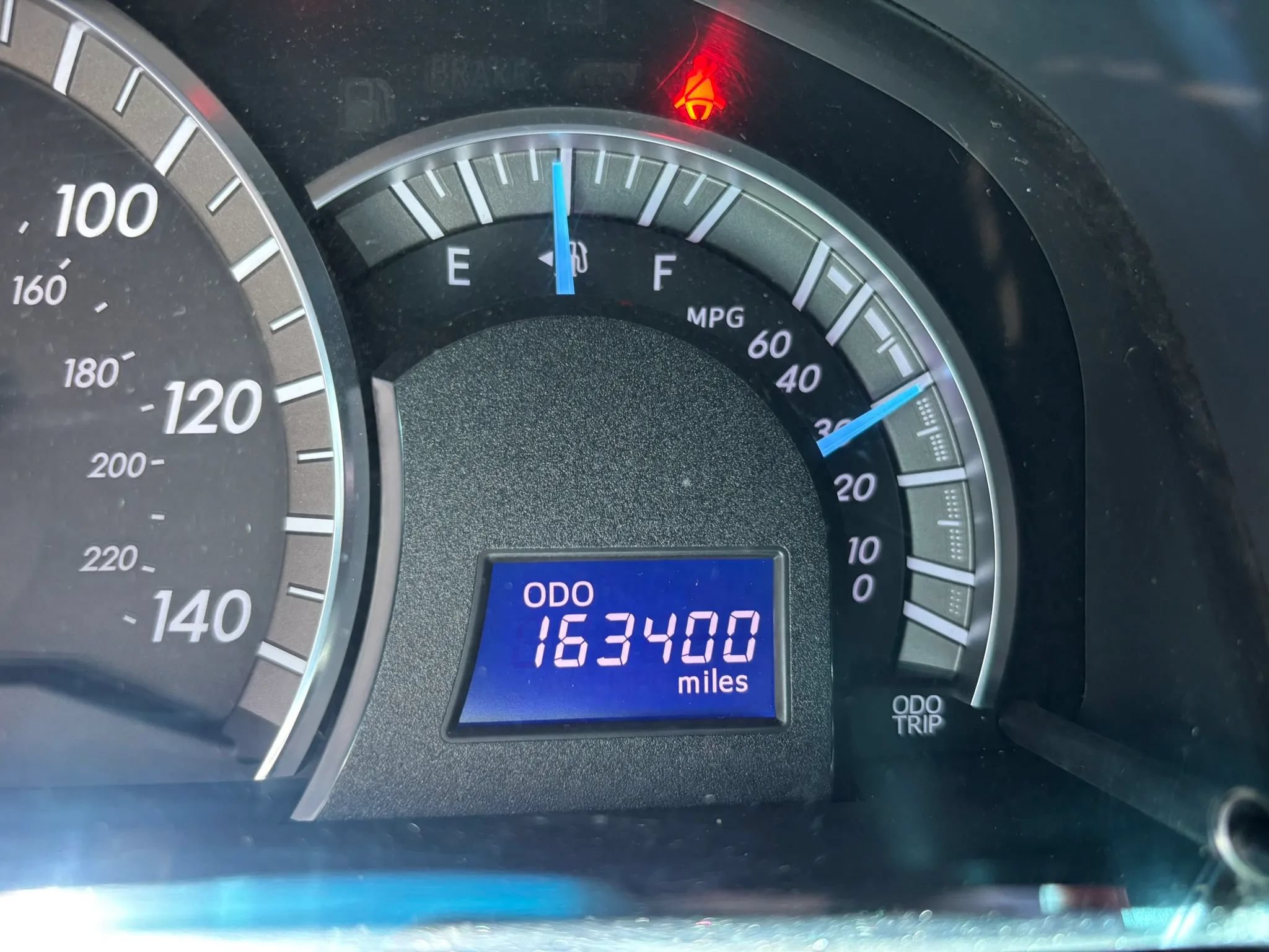 Used 2012 Toyota Camry SE FWD image 2