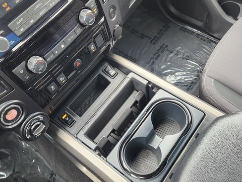 Used 2024 Nissan Titan SV w/ SV Bronze Edition Package image 23