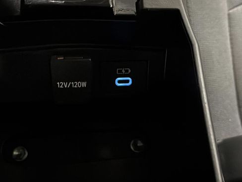 Used 2022 Toyota Corolla LE image 31