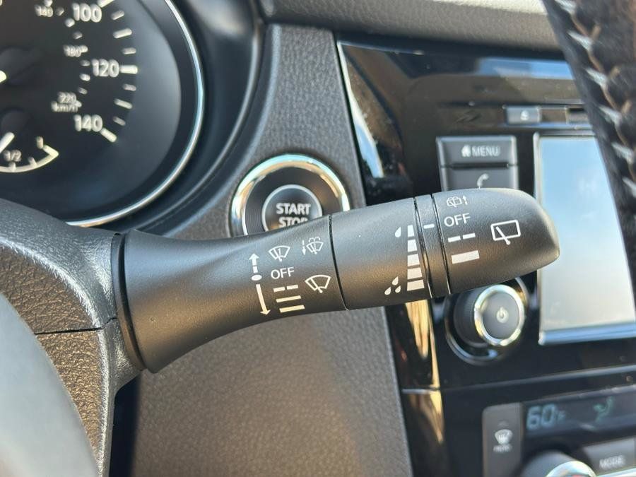 Used 2020 Nissan Rogue SV AWD/4WD image 33