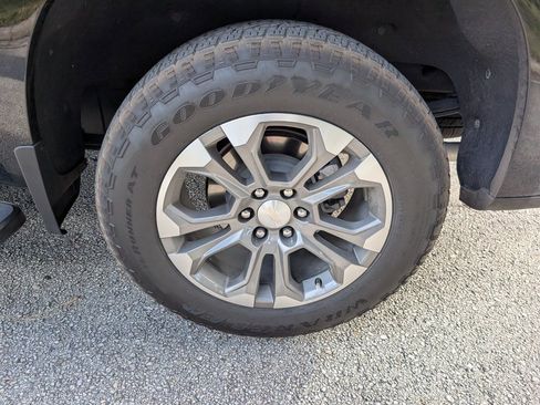 Used 2024 Chevrolet Silverado 1500 High Country w/ Z71 Off-Road Package image 12