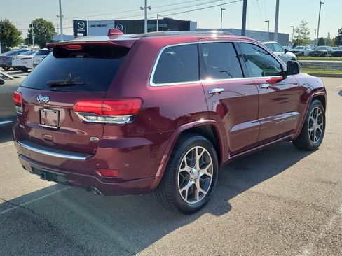 Used 2019 Jeep Grand Cherokee Overland AWD/4WD image 3