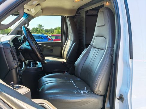 Used 2020 Chevrolet Express 2500 w/ Driver Convenience Package RWD image 2