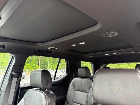 Used 2023 Chevrolet Traverse RS AWD/4WD image 16