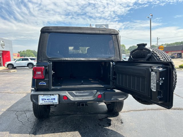 Used 2020 Jeep Wrangler Unlimited Sahara AWD/4WD image 9