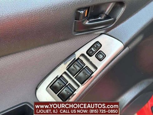 Used 2004 Toyota Matrix image 12