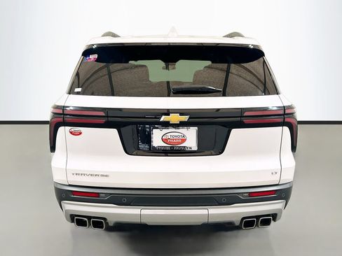 Used 2024 Chevrolet Traverse LT w/ LPO, Floor Liner Package FWD image 5