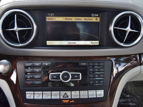 Used 2013 Mercedes-Benz SL 550 image 30