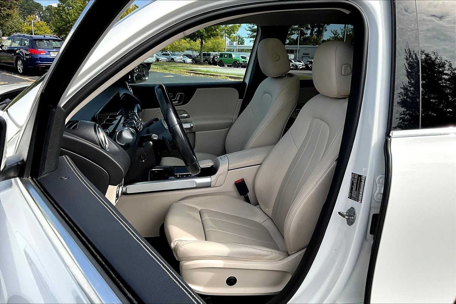 Used 2021 Mercedes-Benz GLB 250 4MATIC image 8