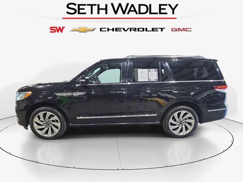 Used 2024 Lincoln Navigator Premiere image 4