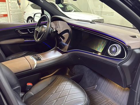 Used 2023 Mercedes-Benz EQS 580 4MATIC SUV image 20