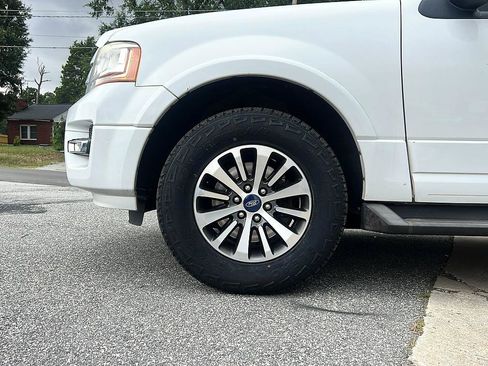 Used 2017 Ford Expedition EL XLT w/ Equipment Group 202A RWD image 21