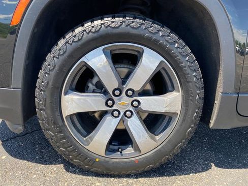 Certified 2023 Chevrolet Traverse LT w/ LT Premium Package AWD/4WD image 25