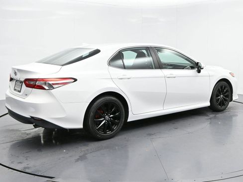 Used 2020 Toyota Camry LE FWD image 7
