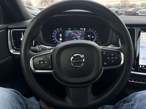 Used 2023 Volvo S60 B5 Plus w/ Climate Package image 18