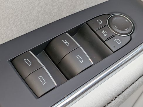 New 2026 GMC Acadia Denali w/ Super Cruise Package FWD image 23