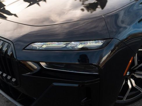 Used 2023 BMW 740i 740i w/ Executive Package image 3