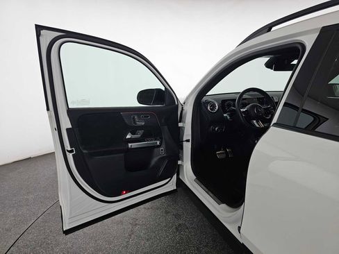 Certified 2025 Mercedes-Benz GLB 250 image 20