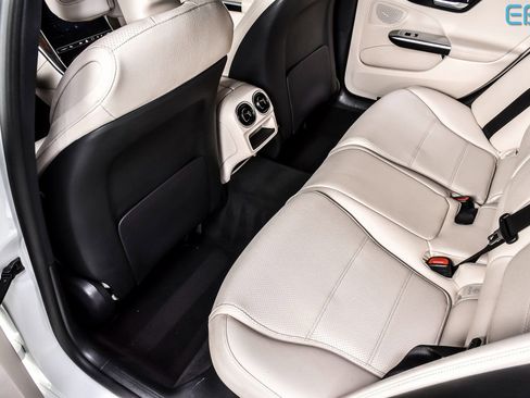 Used 2024 Mercedes-Benz C 300 4MATIC Sedan image 20