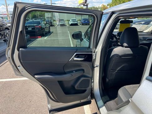 Used 2023 Mitsubishi Outlander SE AWD/4WD image 33