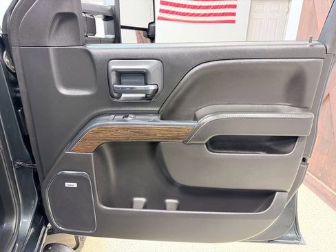 Used 2018 GMC Sierra 3500 Denali w/ Duramax Plus Package image 30