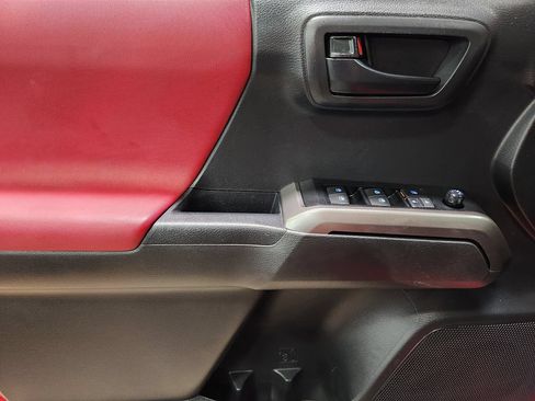 Used 2022 Toyota Tacoma SR5 RWD image 42