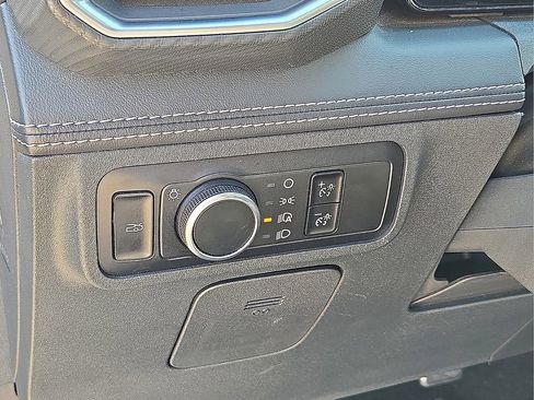 Used 2025 Ford Mustang Premium image 20