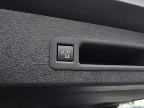 Certified 2026 Toyota Sienna XLE FWD image 27