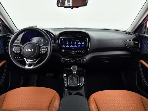 Certified 2025 Kia Soul EX FWD image 23