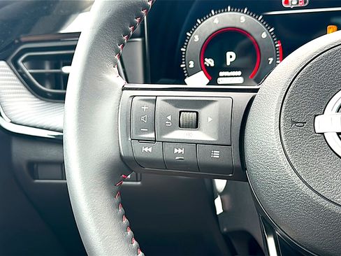 New 2026 Nissan Kicks SR w/ Cold Weather Package FWD image 19