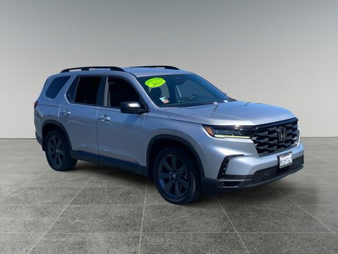 Used 2023 Honda Pilot Sport image 7