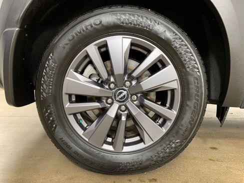 Used 2023 Nissan Pathfinder SV image 42