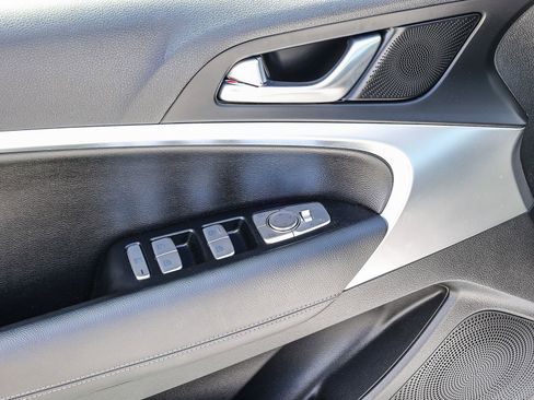 Used 2025 Genesis G70 2.5T RWD image 23
