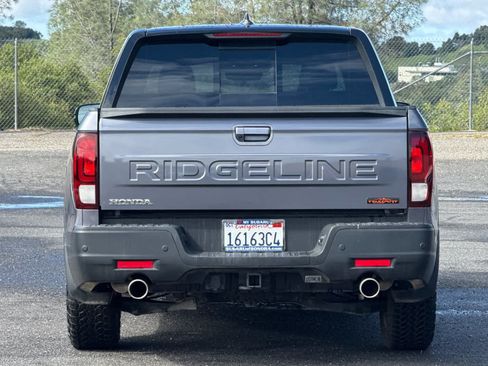 Used 2025 Honda Ridgeline TrailSport image 5