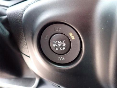 Used 2019 Jeep Wrangler Unlimited Sport image 18