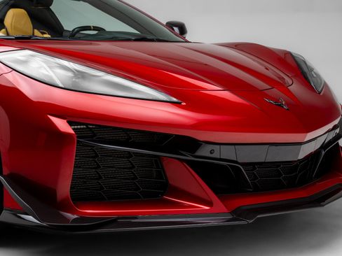 Used 2024 Chevrolet Corvette Z06 w/ Z07 Performance Package RWD image 35