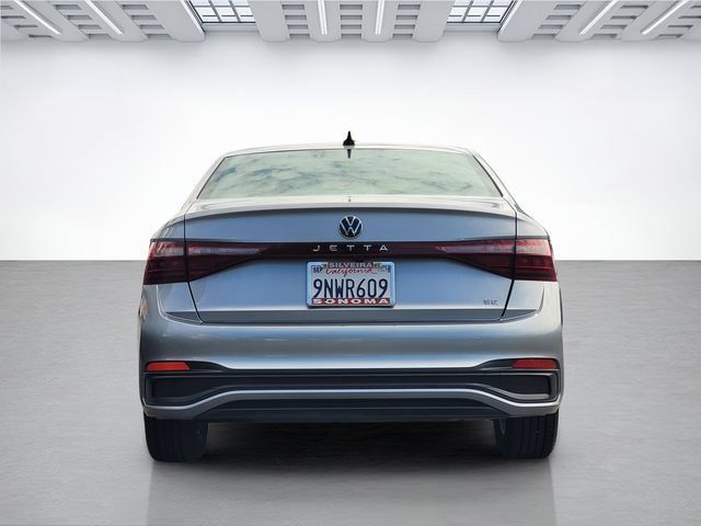 Used 2025 Volkswagen Jetta SE FWD image 5