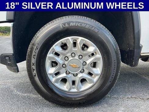 Used 2024 Chevrolet Silverado 3500 LT AWD/4WD image 5