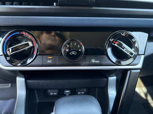 Used 2021 Kia Seltos S image 31