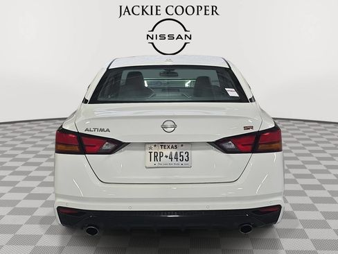 Used 2024 Nissan Altima 2.5 SR FWD image 6